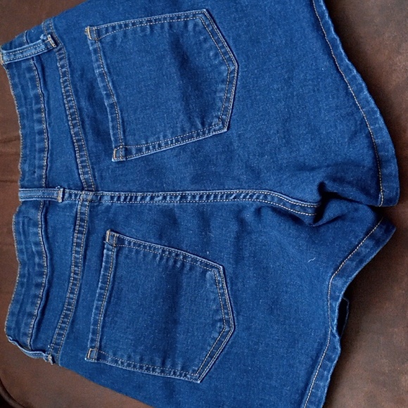 Fashion Nova Denim Jean Shorts Size Medium - Picture 2 of 3